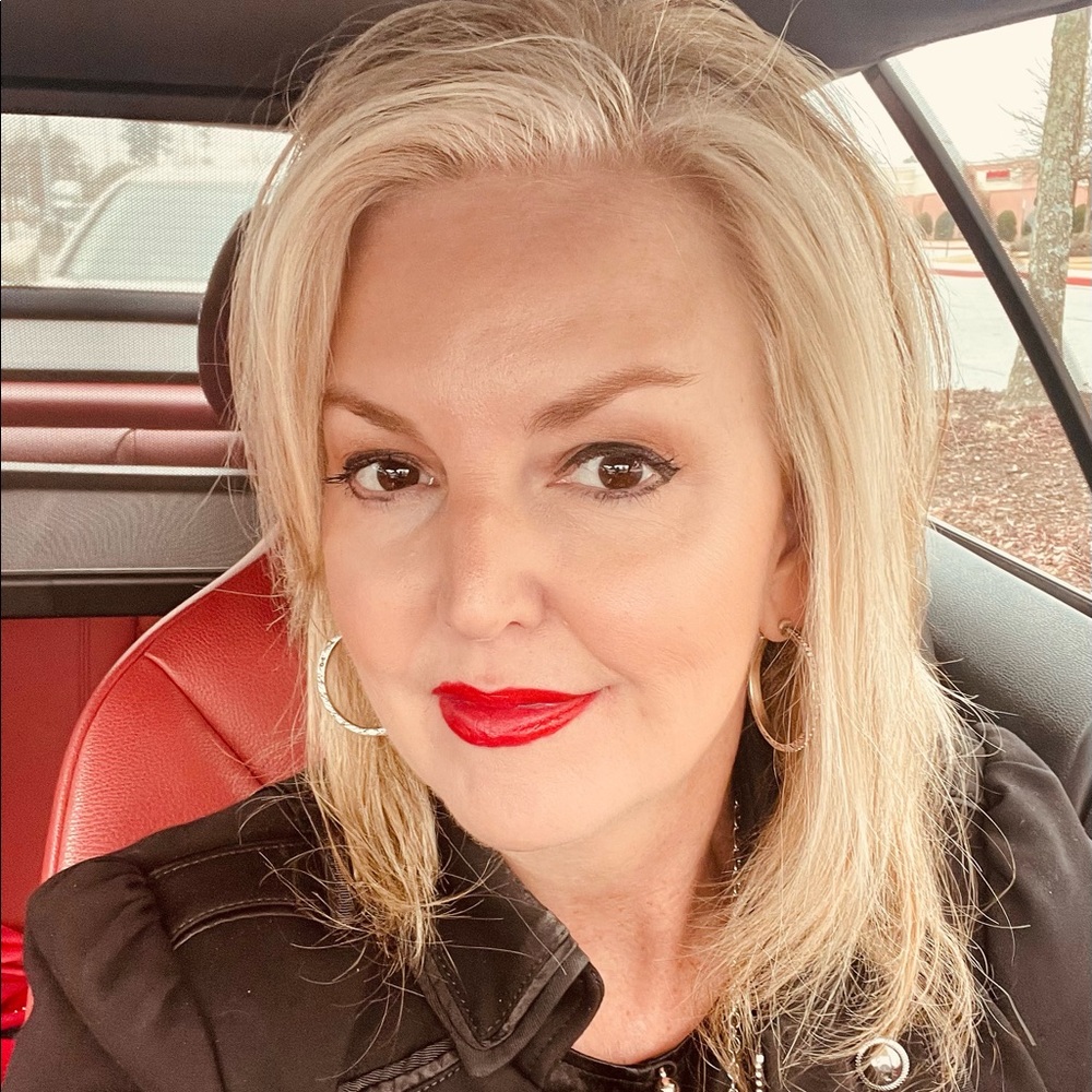 Meet your Posher, Sandy